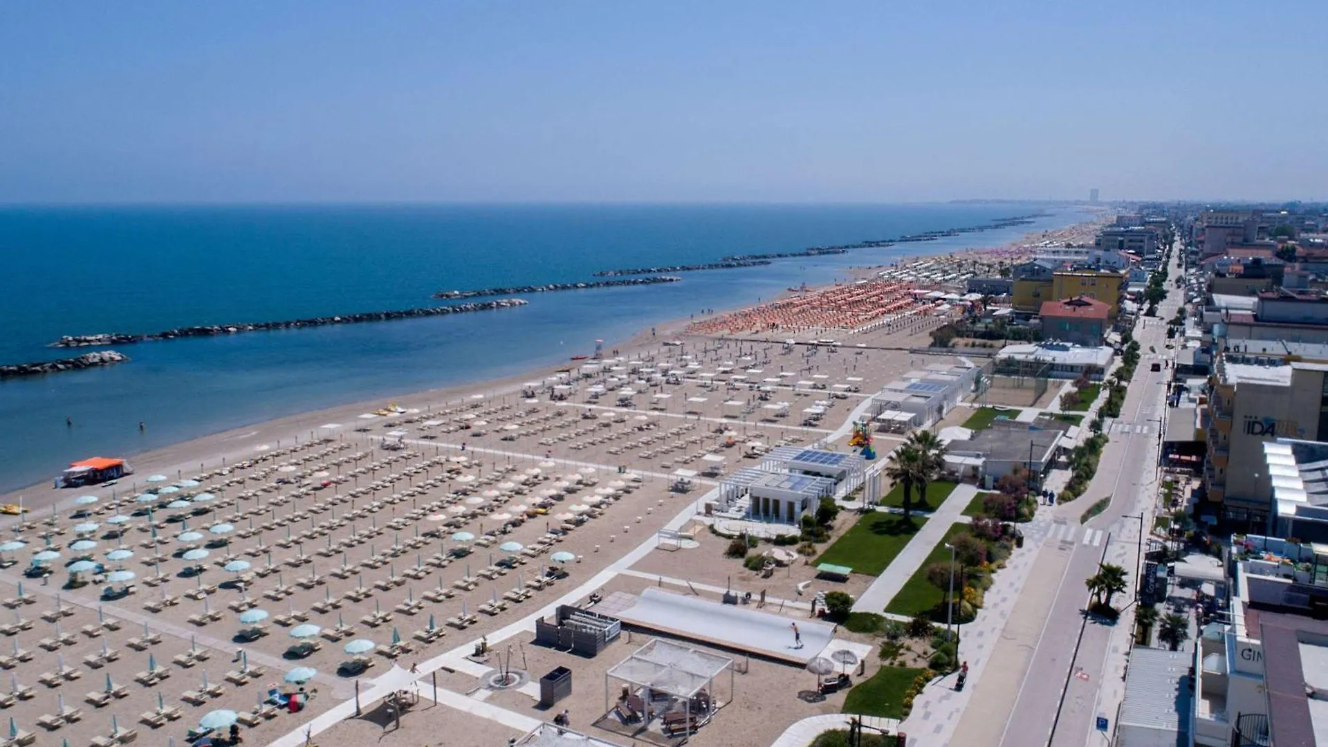 Mercure Hotel Rimini Artis 4*,