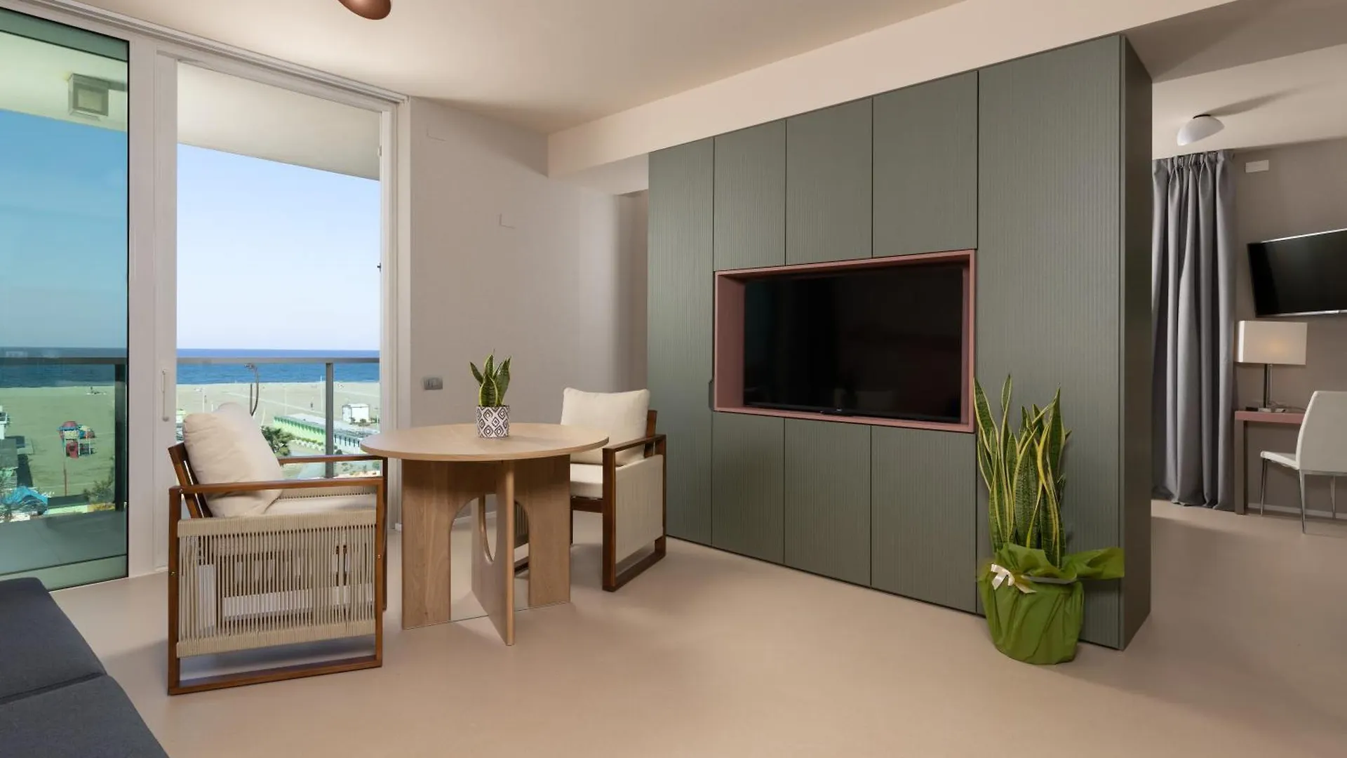 Mercure Hotel Rimini Artis 4*,